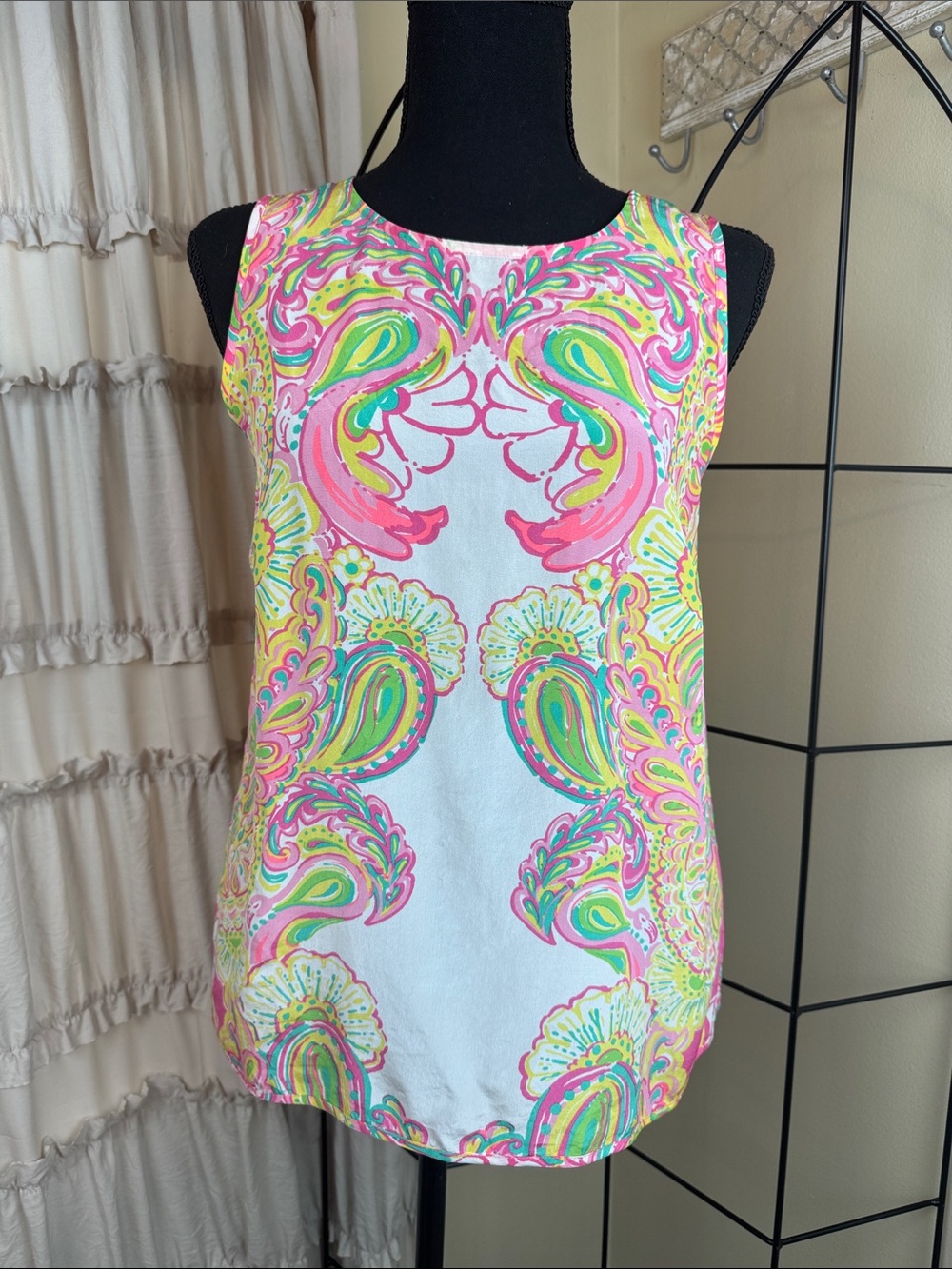 Lilly Pulitzer Lona Sleeveless Silk Pink Paisley Blouse Size M